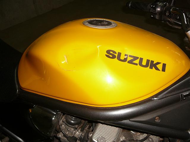 P1110771.JPG - odrapany i wgnieciony bak