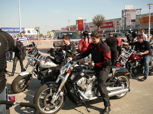 P1190840.JPG - V-Rod Muscle